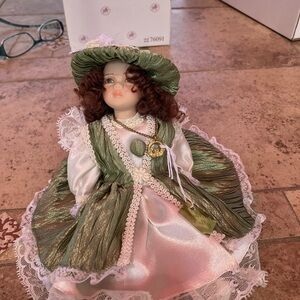 Delton Porcelain Dublin Dolly